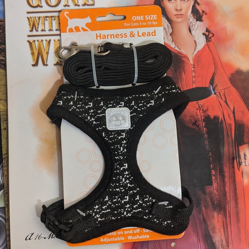 SimplyCat Cat One Size Harness and Leash Black and White